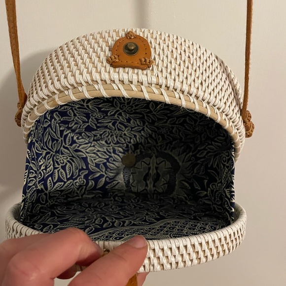 NWOT white purse - Picture 4 of 6